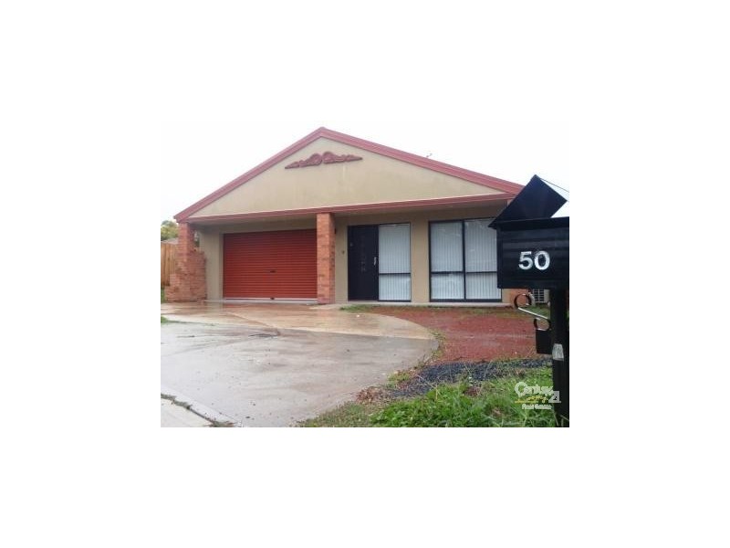 50 Wakenshaw Cres, Pakenham VIC 3810