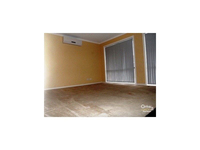 50 Wakenshaw Cres, Pakenham VIC 3810