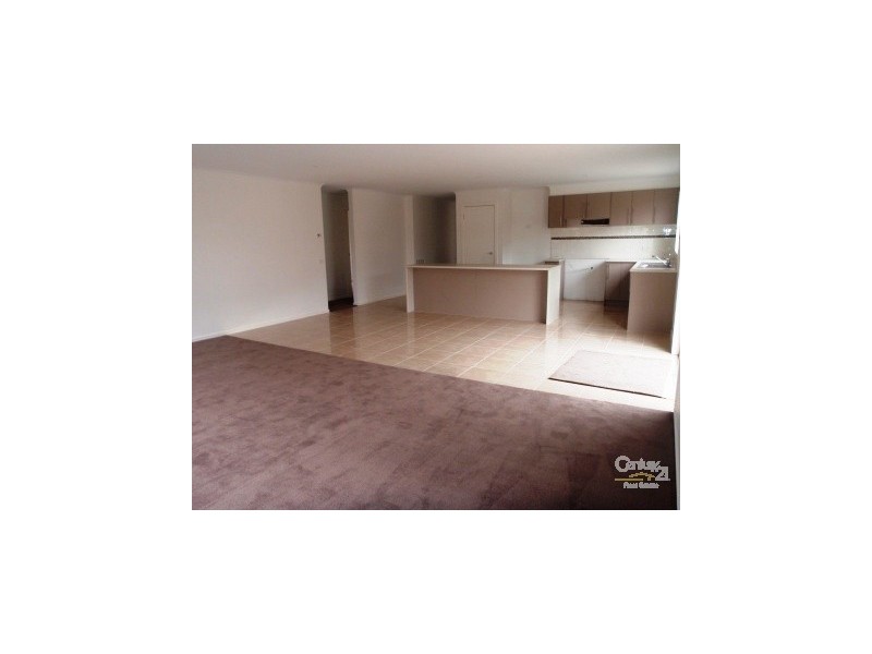 22 Kingsfield Cres, Lynbrook VIC 3975