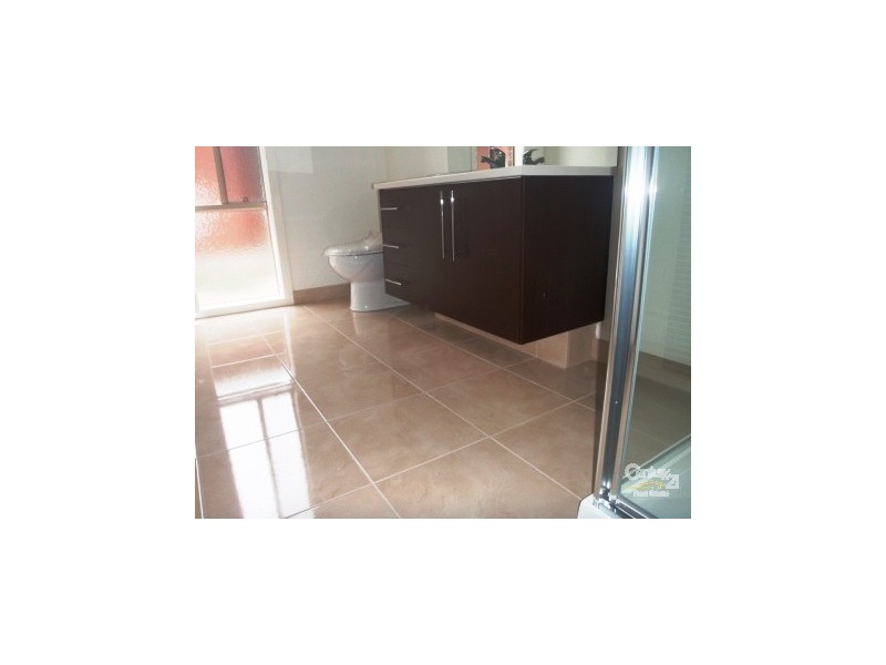 22 Kingsfield Cres, Lynbrook VIC 3975