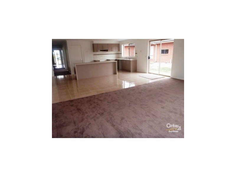 22 Kingsfield Cres, Lynbrook VIC 3975