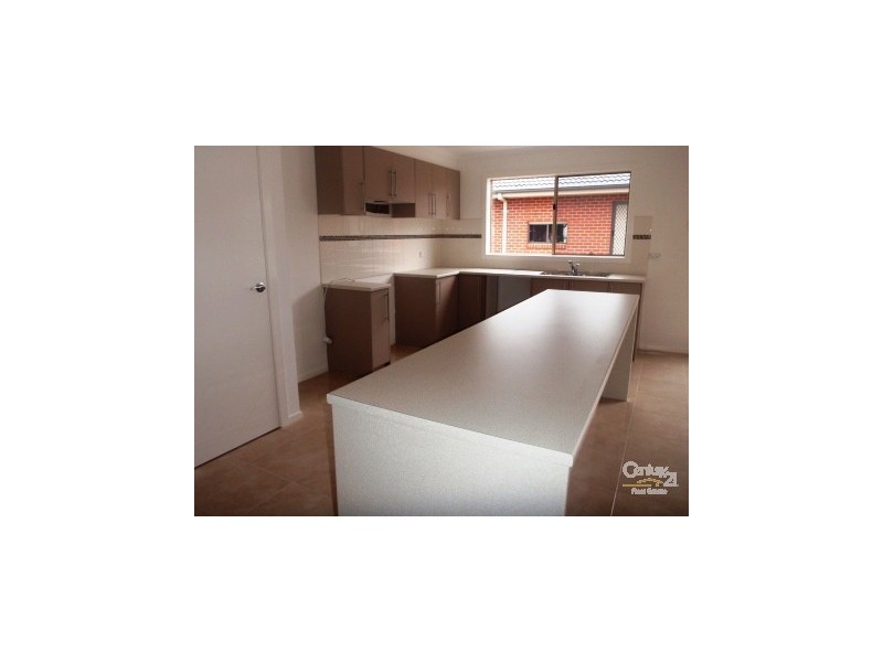 22 Kingsfield Cres, Lynbrook VIC 3975