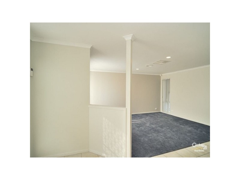 10 Hadley Cir, Narre Warren South VIC 3805