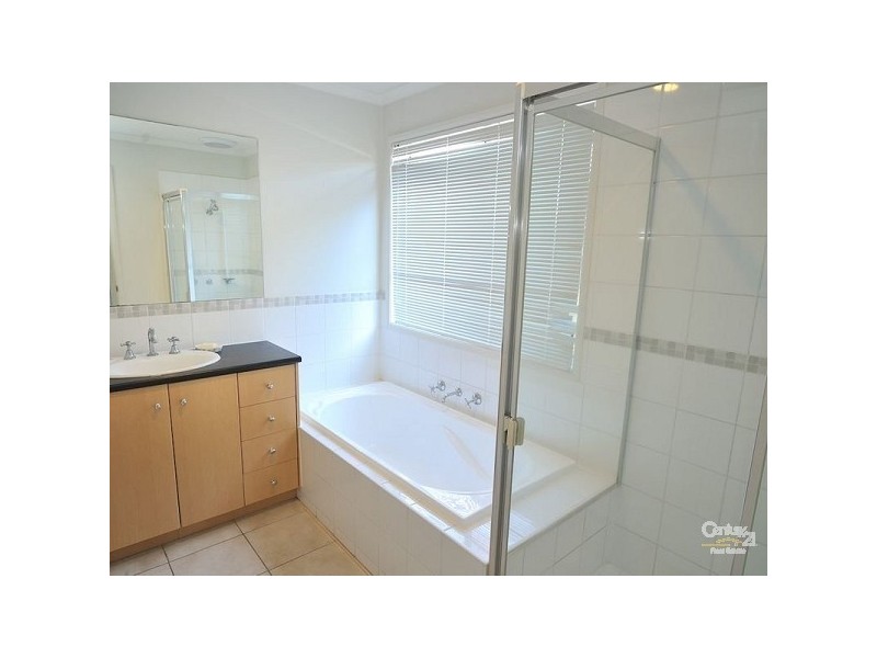 10 Hadley Cir, Narre Warren South VIC 3805