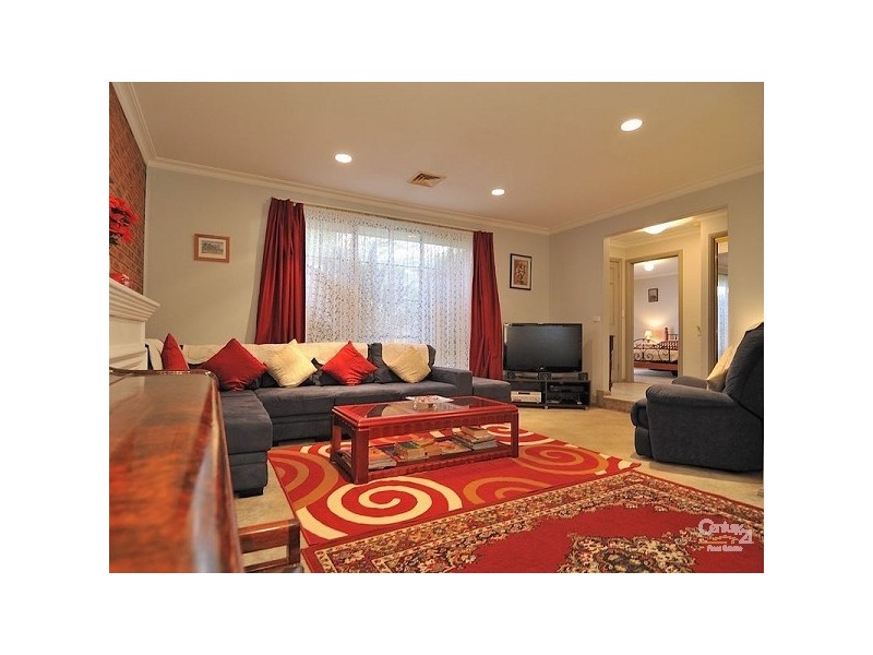 11 Michelle Drive, Hampton Park VIC 3976