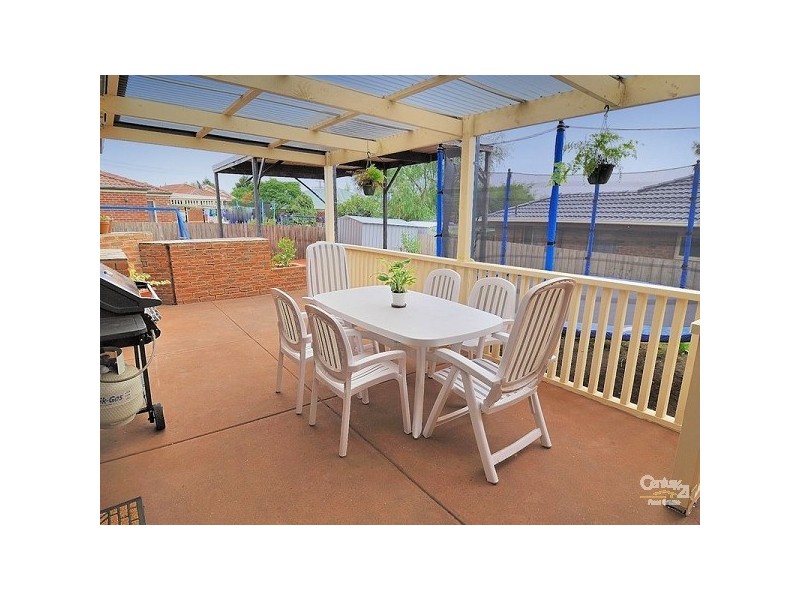 11 Michelle Drive, Hampton Park VIC 3976