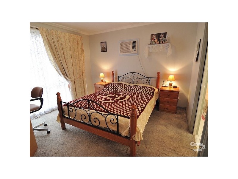 11 Michelle Drive, Hampton Park VIC 3976