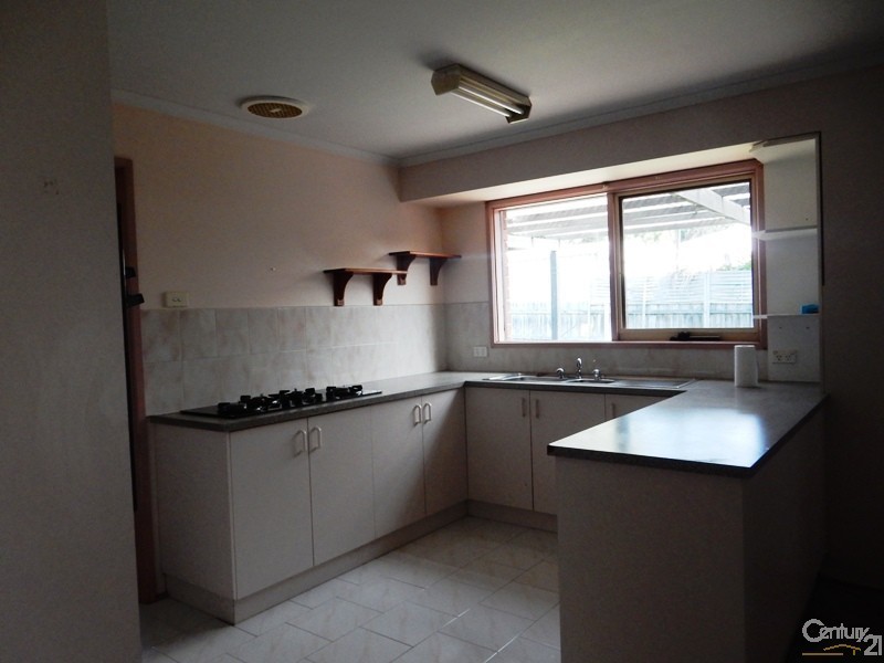 20 Joyce Street, Cranbourne VIC 3977