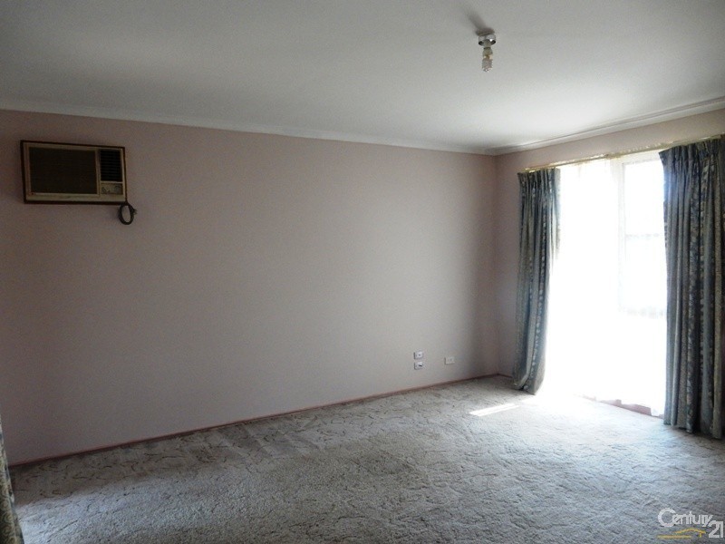 20 Joyce Street, Cranbourne VIC 3977