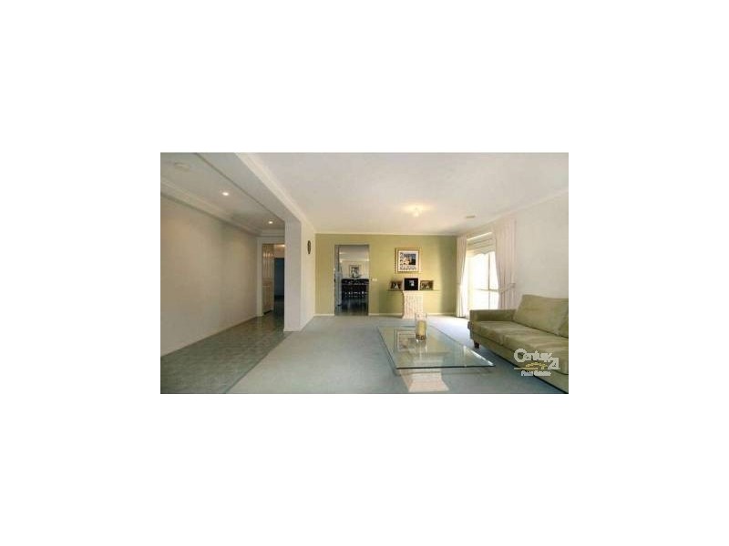8 Chauncy Way, Lynbrook VIC 3975