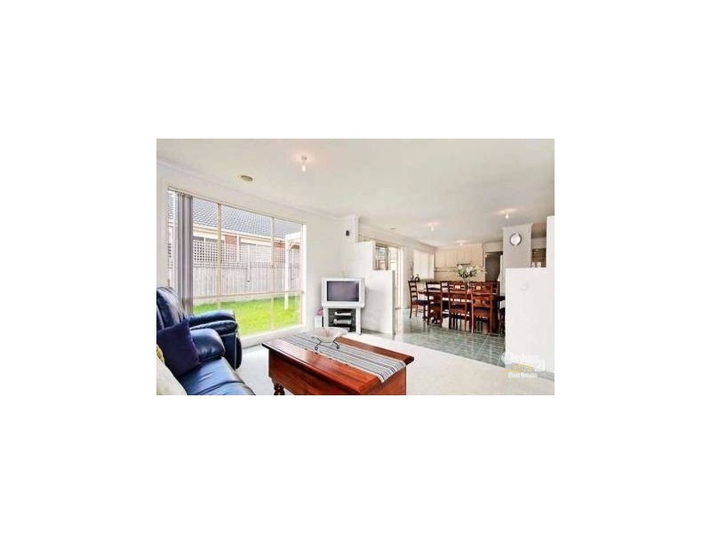 8 Chauncy Way, Lynbrook VIC 3975