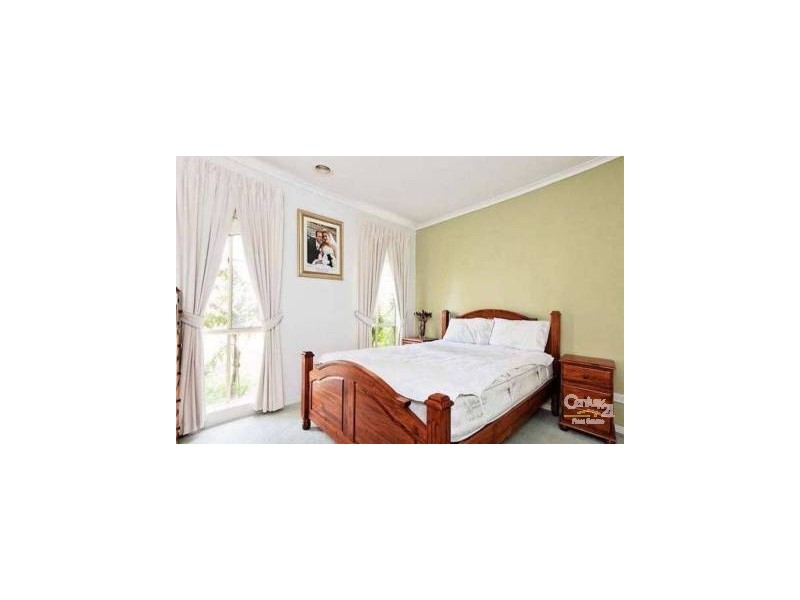 8 Chauncy Way, Lynbrook VIC 3975