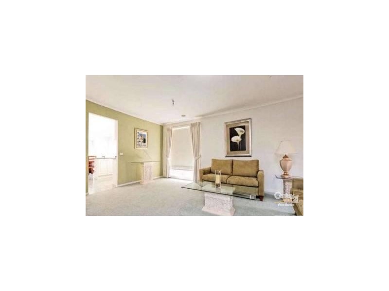 8 Chauncy Way, Lynbrook VIC 3975