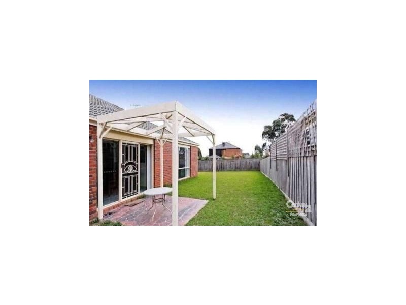 8 Chauncy Way, Lynbrook VIC 3975