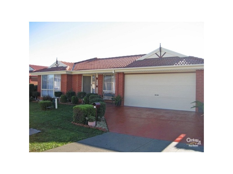 17 Glenisla Way, Berwick VIC 3806