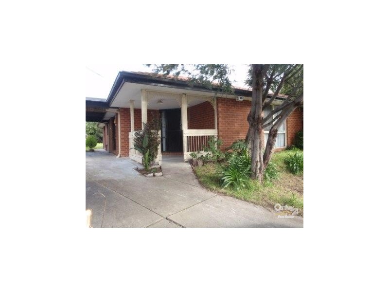 4 LINDA COURT, Hampton Park VIC 3976