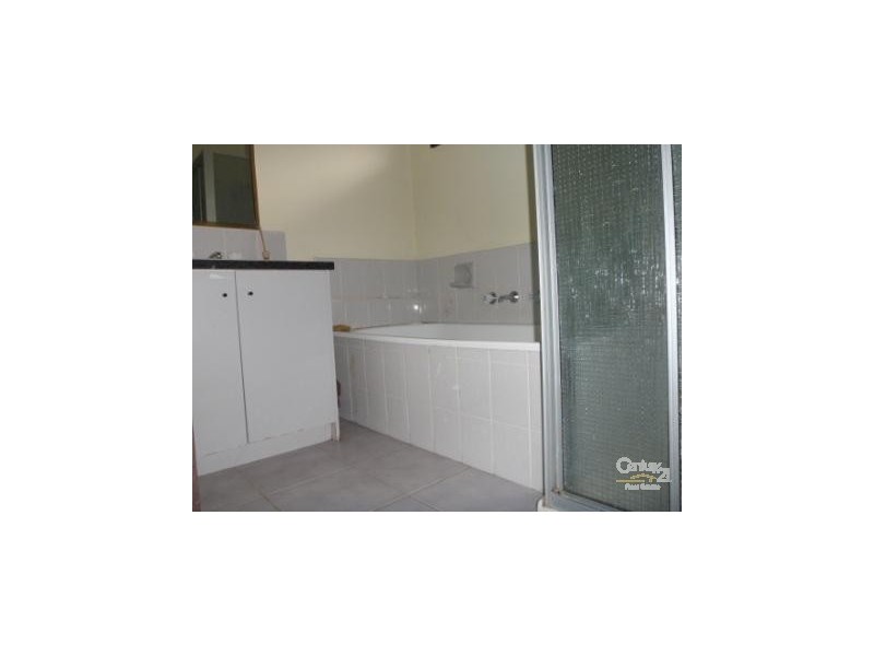 4 LINDA COURT, Hampton Park VIC 3976