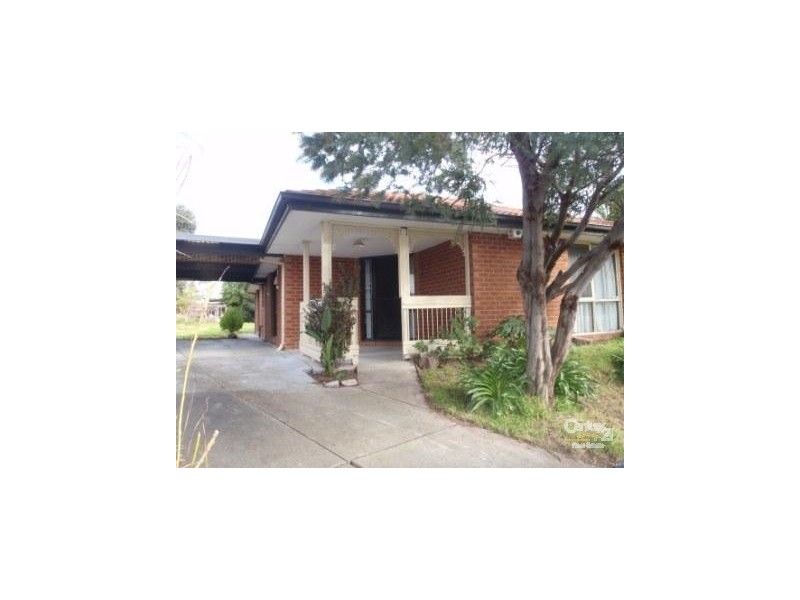 4 LINDA COURT, Hampton Park VIC 3976