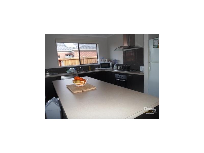 23 BANFIELD PLACE, Lyndhurst VIC 3975