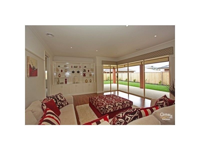 107 Linsell Boulevard, Cranbourne VIC 3977