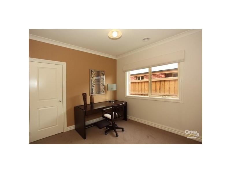 107 Linsell Boulevard, Cranbourne VIC 3977