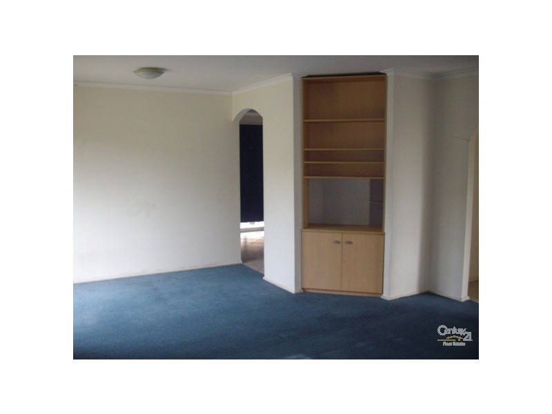 24 Oaktree Drive, Hampton Park VIC 3976