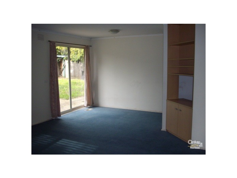 24 Oaktree Drive, Hampton Park VIC 3976