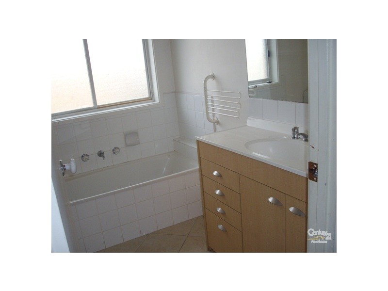 24 Oaktree Drive, Hampton Park VIC 3976