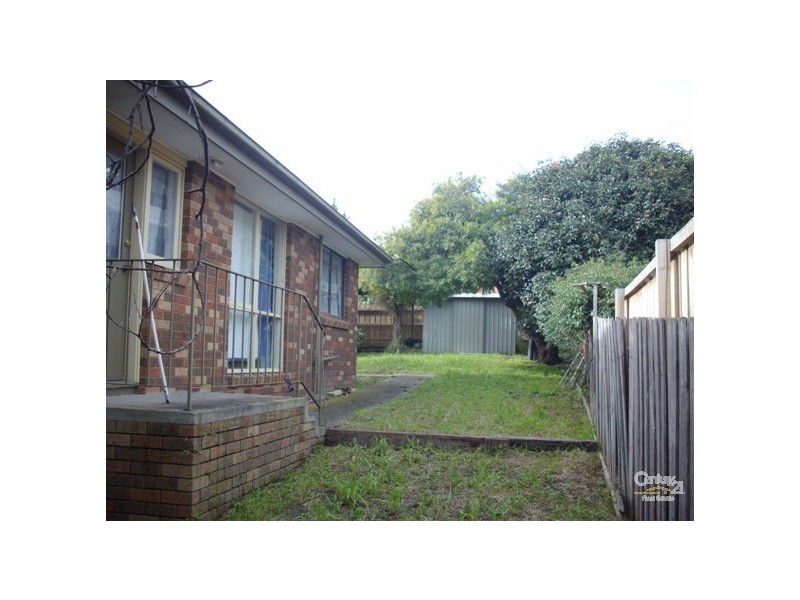 24 Oaktree Drive, Hampton Park VIC 3976