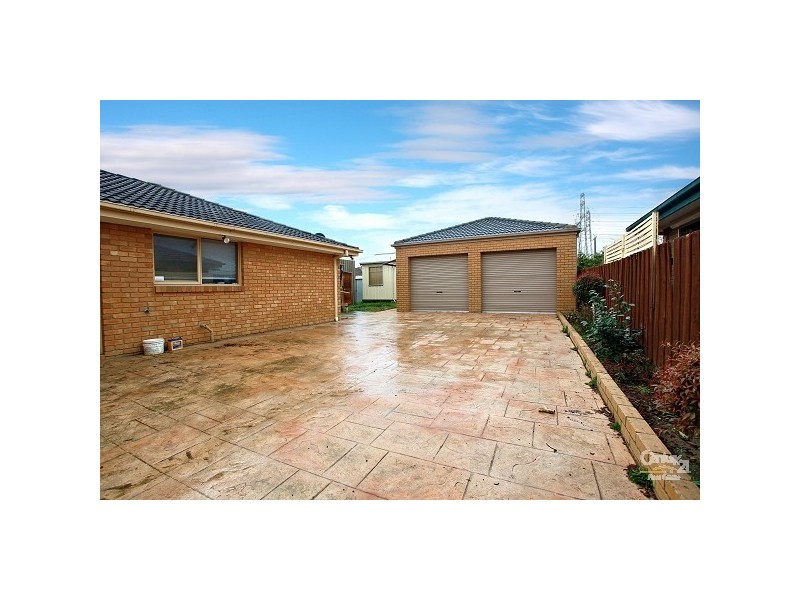 12 Emma Court, Hampton Park VIC 3976