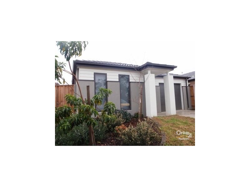 6 Versace Court, Pakenham VIC 3810