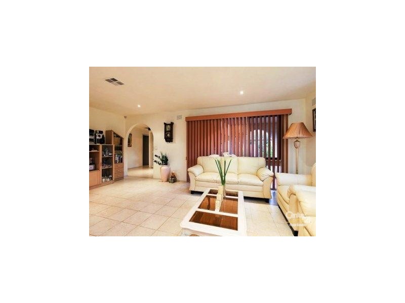 19 Somerville Road, Hampton Park VIC 3976