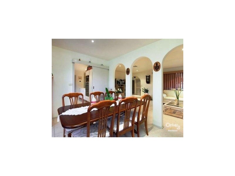 19 Somerville Road, Hampton Park VIC 3976