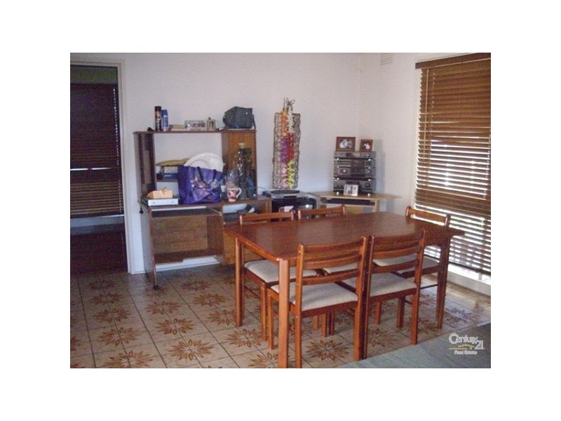 18 The Grange, Hampton Park VIC 3976