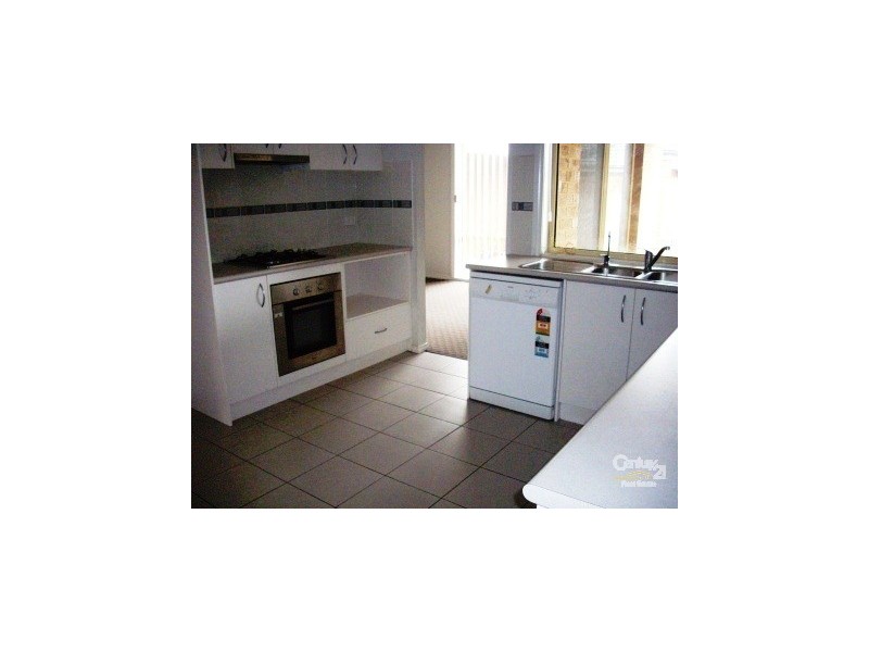 60 PHOENIX AVENUE, Cranbourne VIC 3977