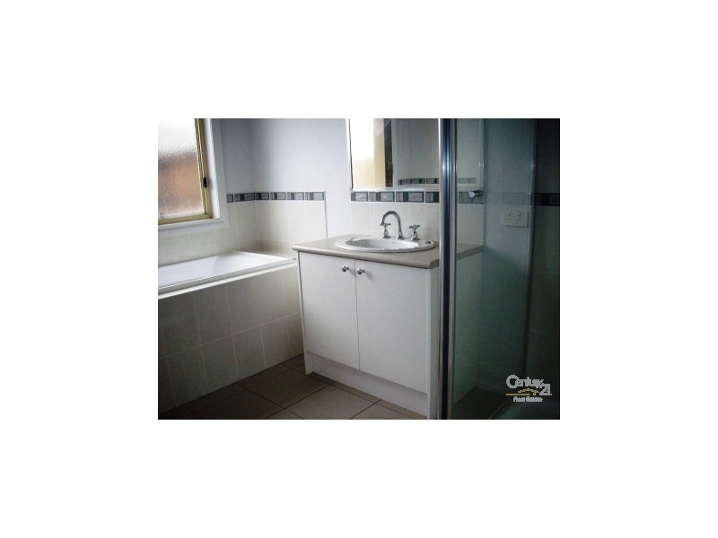 60 PHOENIX AVENUE, Cranbourne VIC 3977