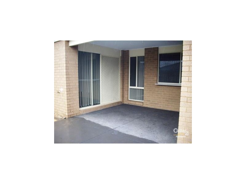 60 PHOENIX AVENUE, Cranbourne VIC 3977