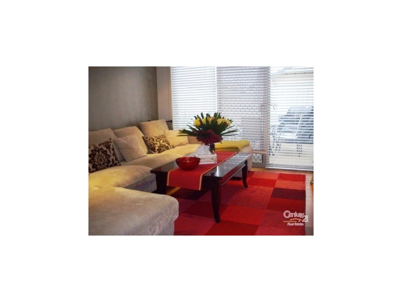 2/18 Winnima Avenue, Hampton Park VIC 3976