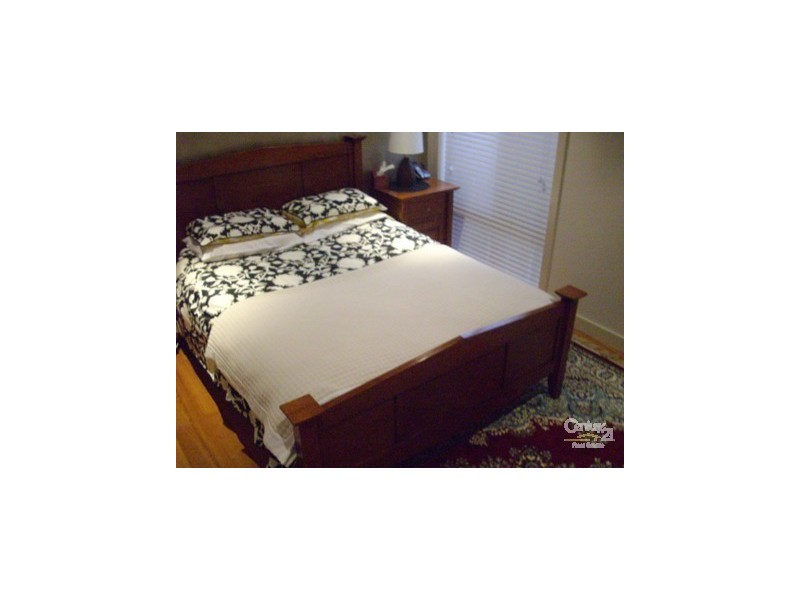 2/18 Winnima Avenue, Hampton Park VIC 3976