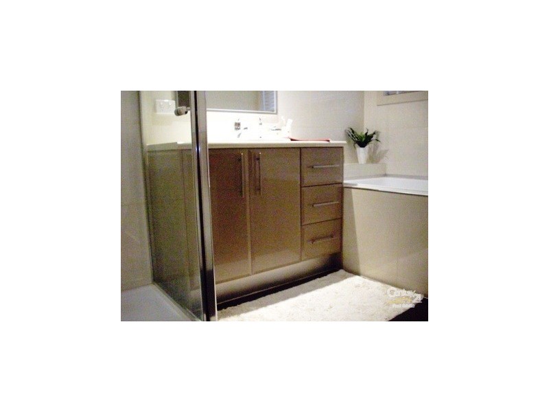 2/18 Winnima Avenue, Hampton Park VIC 3976