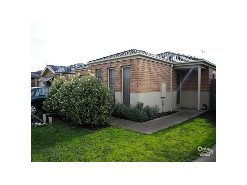 26 Mossman Drive, Cranbourne VIC 3977
