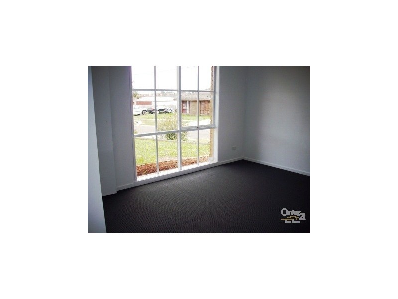 8 Carmen Court, Hampton Park VIC 3976