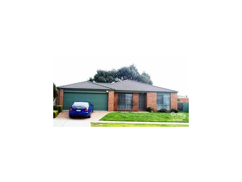 4 The Parkway, Hampton Park VIC 3976