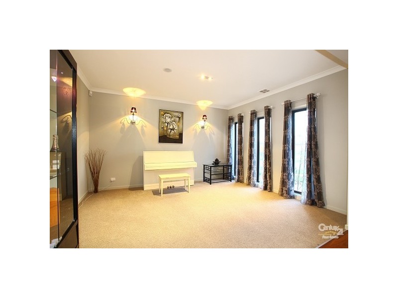 72 Bluemist Circuit, Lyndhurst VIC 3975