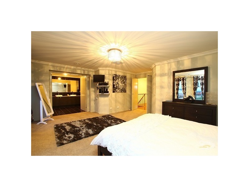 72 Bluemist Circuit, Lyndhurst VIC 3975