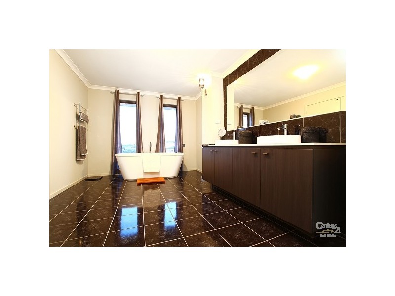 72 Bluemist Circuit, Lyndhurst VIC 3975