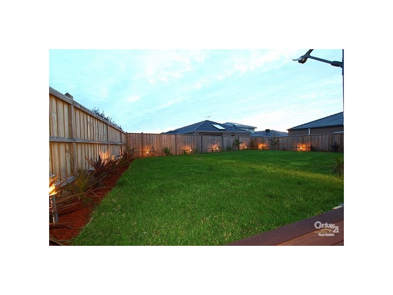 72 Bluemist Circuit, Lyndhurst VIC 3975