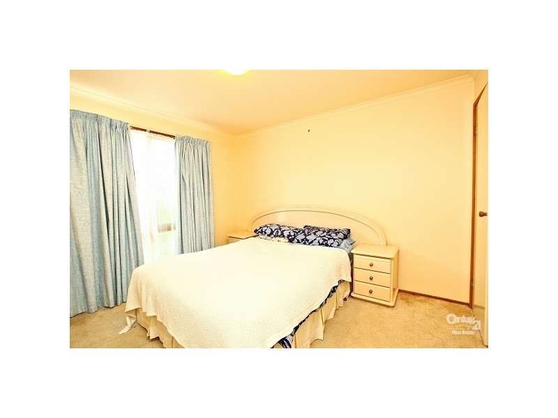 72 Strong Drive, Hampton Park VIC 3976