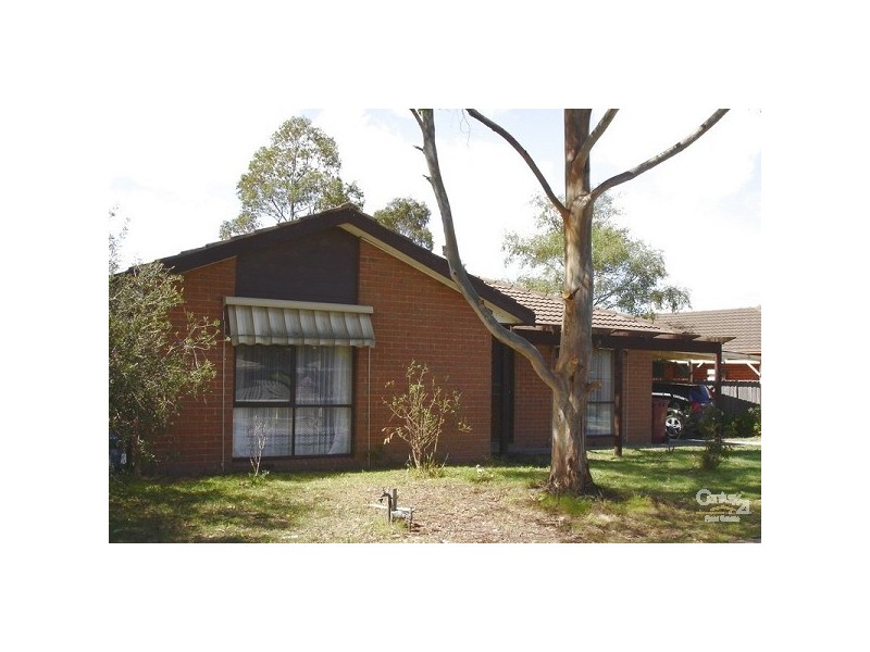 4 Branton Drive, Hampton Park VIC 3976