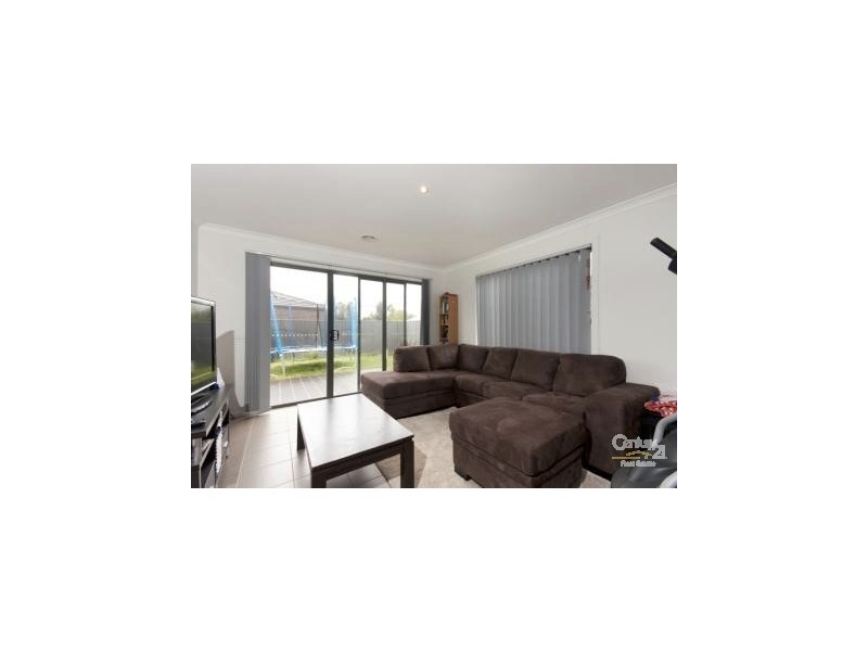 7 Wildcherry Ave, Pakenham VIC 3810